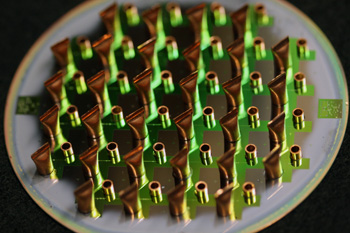 ‘Slow light’ on a chip holds promise for optical communications