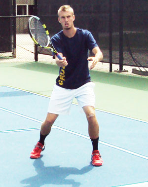 Slug men’s tennis swings through Southern California