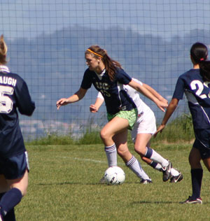 Alumnae best current women’s soccer team in friendly game