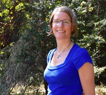 Regina Langhout honored for advocacy on behalf of those at risk of deportation