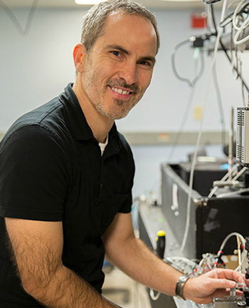 Engineer Holger Schmidt elected a Fellow of the National Academy of Inventors