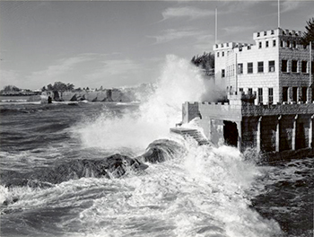 UCSC publishes online collection of 10,000 photos documenting over a century of Santa Cruz history