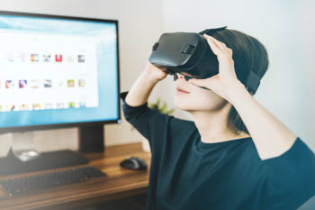 Virtual reality warps your sense of time