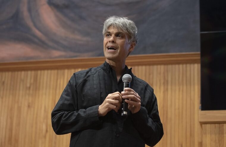 UC Santa Cruz astronomer delivers keynote speech for Mexico’s National Council of Humanities, Sciences and Technologies