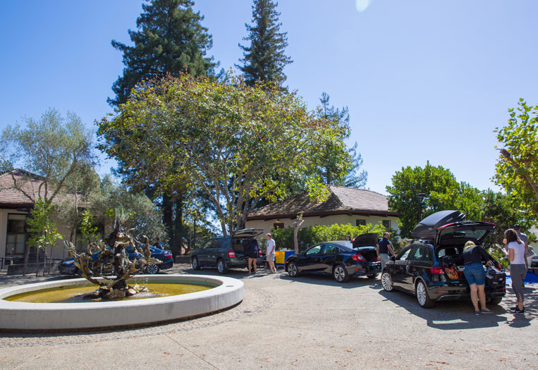 Family cars line-up move-in day