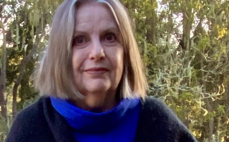 A portrait of gratitude: Alumna Cheryl Doering honors former Cowell provost and founding faculty member through art